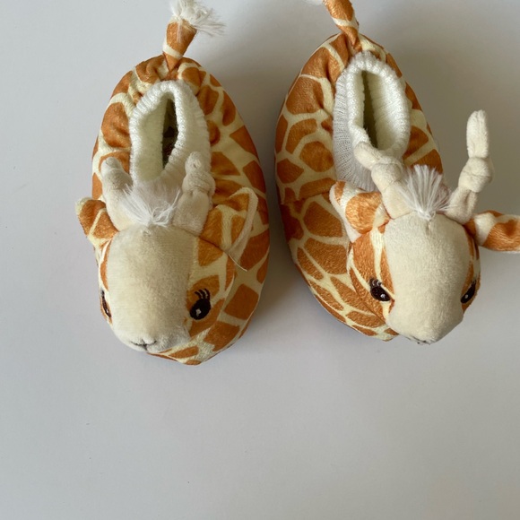 Kids giraffe slippers - Picture 6 of 8